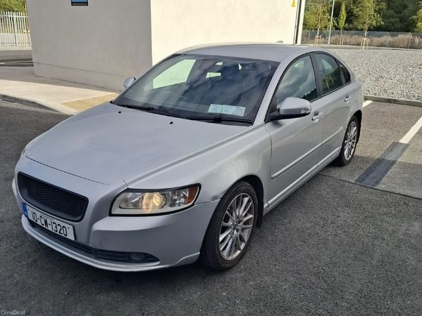 Volvo S40 Saloon, Diesel, 2010, Silver
