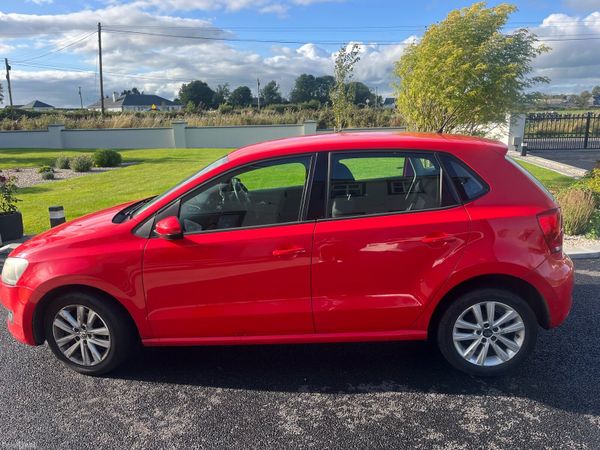 Volkswagen Polo Hatchback, Petrol, 2014, Red