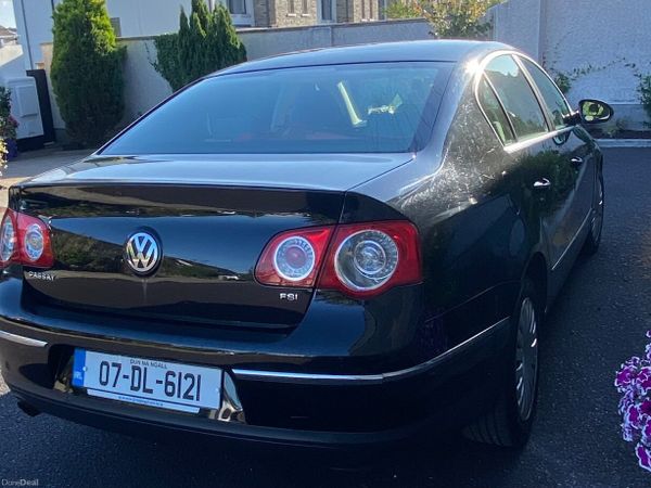 Volkswagen Passat Saloon, Petrol, 2007, Black