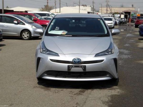 Toyota Prius Saloon, Petrol Hybrid, 2021, Silver