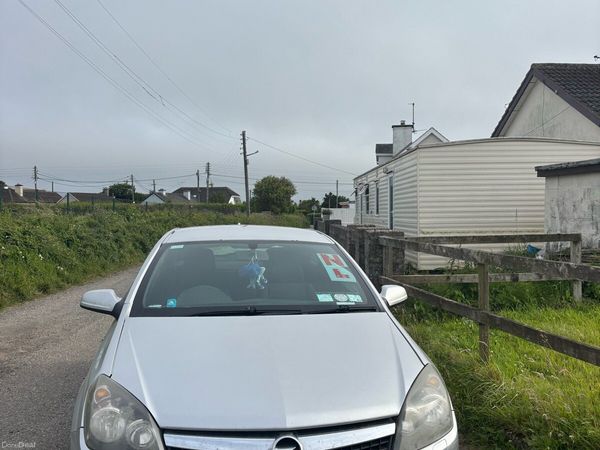 Opel Astra Hatchback, Diesel, 2010, Silver