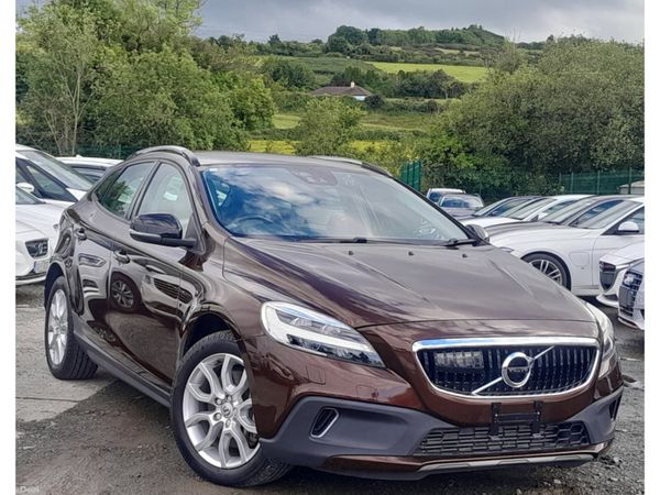 Volvo V40 Hatchback, Diesel, 2016, Brown