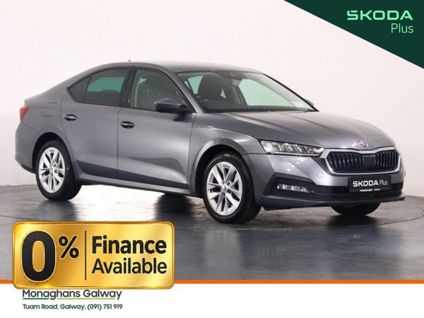 Skoda Octavia Hatchback, Diesel, 2023, Grey