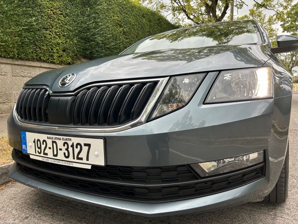 Skoda Octavia Saloon, Diesel, 2019, Grey