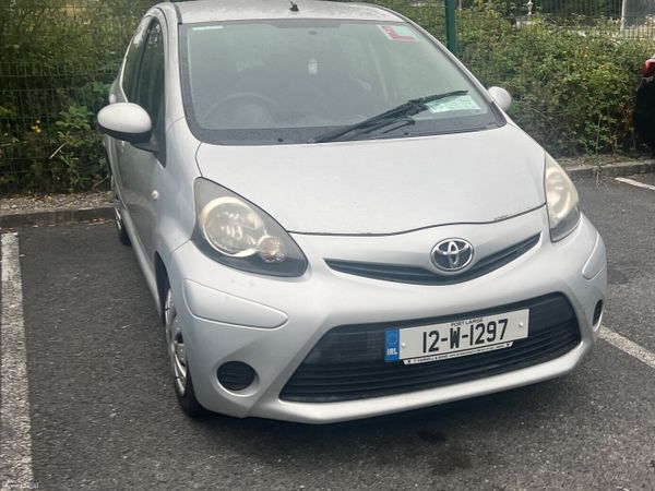 Toyota Aygo Hatchback, Petrol, 2012, Silver