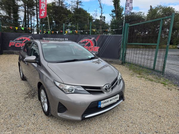 Toyota Auris MPV, Petrol, 2014, Bronze