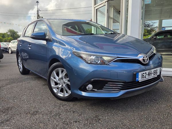 Toyota Auris Hatchback, Petrol, 2016, Blue