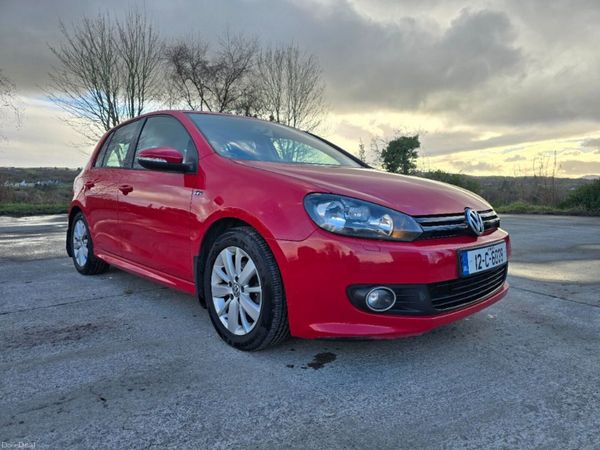 Volkswagen Golf Estate/Jeep, Diesel, 2012, Red