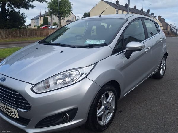Ford Fiesta Hatchback, Petrol, 2014, Silver