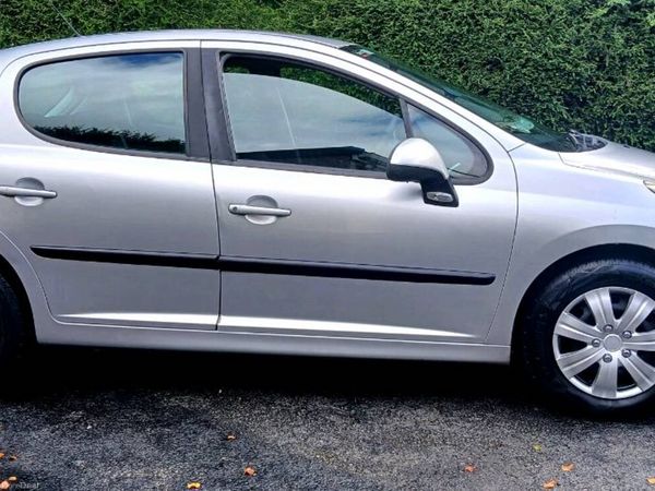 Peugeot 207 Hatchback, Diesel, 2009, Silver