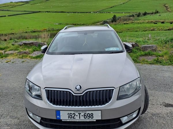 Skoda Octavia Estate, Diesel, 2016, Beige