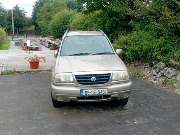 Suzuki Grand Vitara SUV, Petrol, 2005, Beige