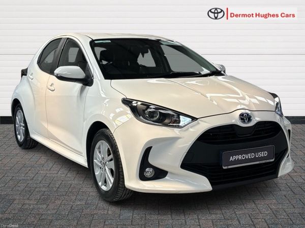Toyota Yaris Hatchback, Petrol Hybrid, 2022, White