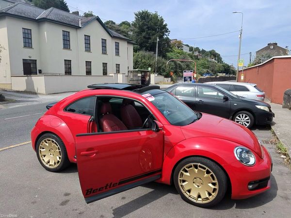 Volkswagen Beetle Hatchback, Petrol, 2013, Red
