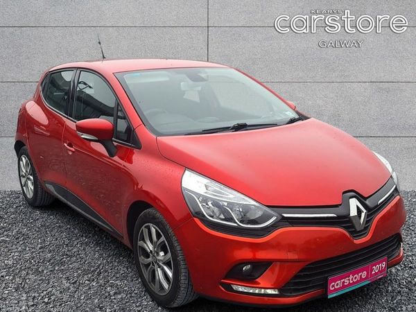 Renault Clio Hatchback, Petrol, 2019, Red