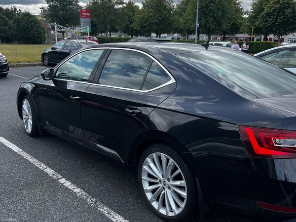 Skoda Superb Hatchback, Diesel, 2016, Black