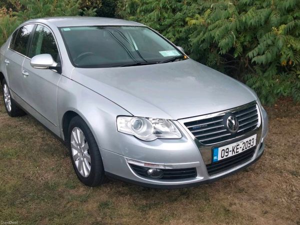 Volkswagen Passat Saloon, Diesel, 2009, Silver