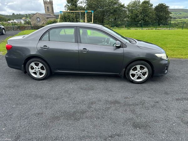 Toyota Corolla Saloon, Diesel, 2011, Grey