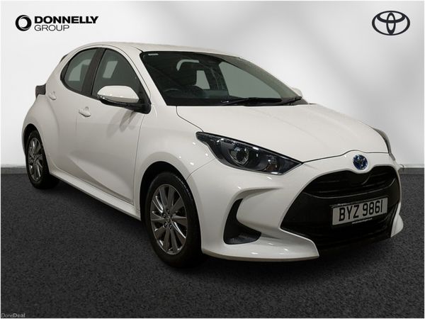 Toyota Yaris Hatchback, Petrol Hybrid, 2023, White