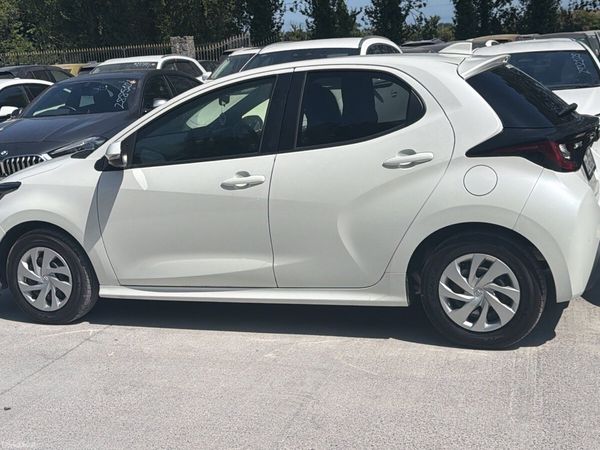 Toyota Yaris Hatchback, Petrol, 2022, White