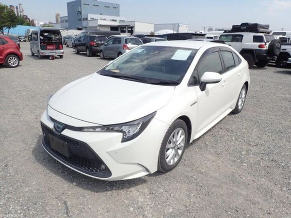 Toyota Corolla Saloon, Petrol Hybrid, 2019, White