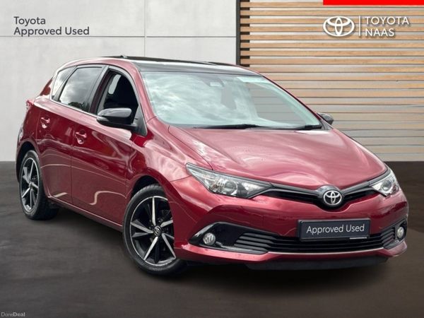 Toyota Auris Hatchback, Petrol, 2018, Red