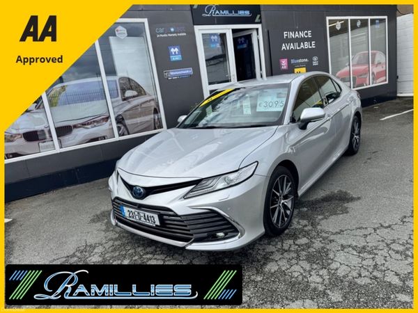 Toyota Camry Saloon, Petrol Hybrid, 2023, Grey