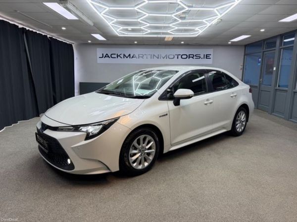 Toyota Corolla Saloon, Petrol Hybrid, 2019, White