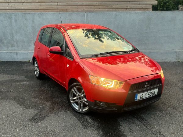 Mitsubishi Colt MPV, Petrol, 2012, Red