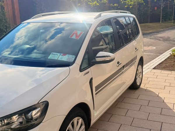 Volkswagen Touran MPV, Petrol, 2012, White