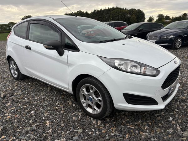 Ford Fiesta Hatchback, Petrol, 2016, White