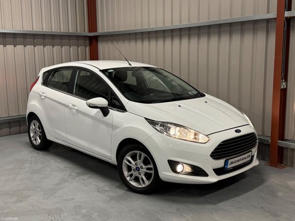 Ford Fiesta Hatchback, Petrol, 2015, White