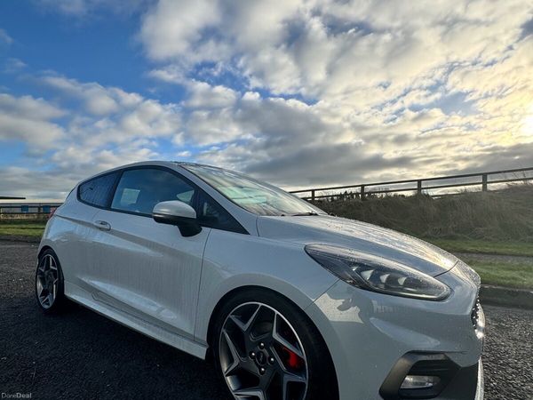 Ford Fiesta Hatchback, Petrol, 2019, Grey