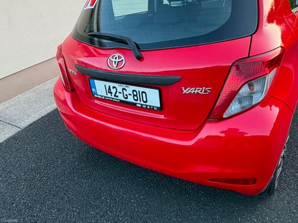 Toyota Yaris Hatchback, Petrol, 2014, Red