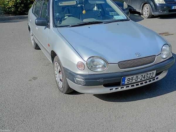 Toyota Corolla Hatchback, Petrol, 1999, Silver