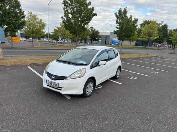 Honda Fit Hatchback, Petrol, 2012, White
