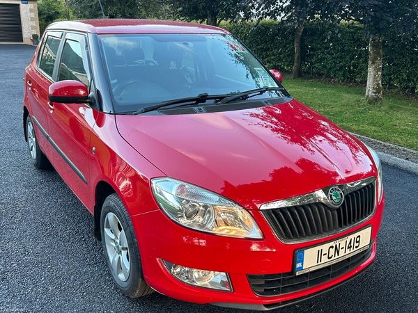 Skoda Fabia Hatchback, Petrol, 2011, Red