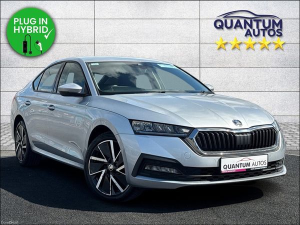 Skoda Octavia Hatchback, Petrol Plug-in Hybrid, 2021, Silver
