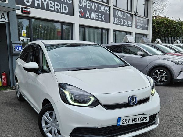 Honda Fit Hatchback, Petrol Hybrid, 2022, White
