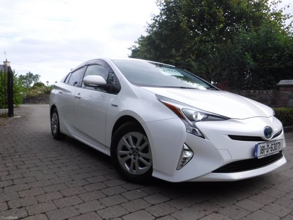 Toyota Prius Hatchback, Petrol Hybrid, 2018, White