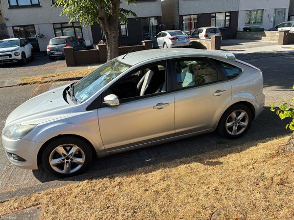 Ford Focus Hatchback, Diesel, 2010, Silver