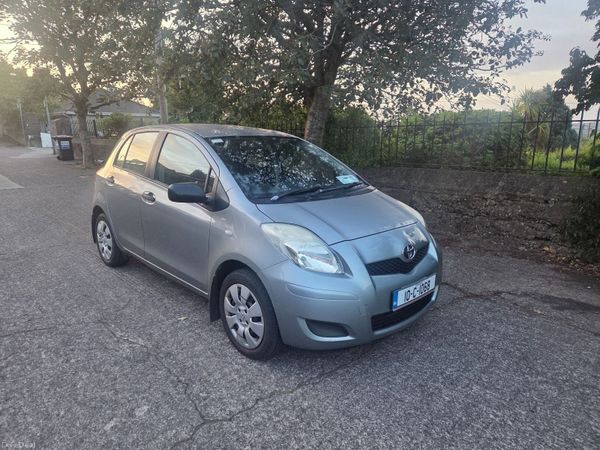 Toyota Yaris Hatchback, Petrol, 2010, Silver