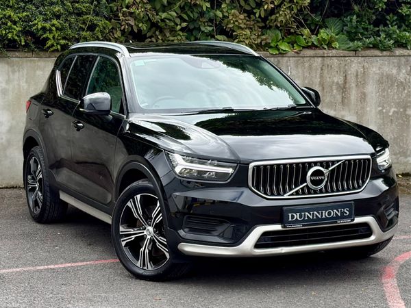 Volvo XC40 Estate/Jeep, Petrol Plug-in Hybrid, 2022, Black