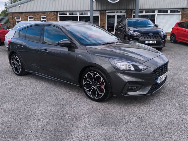 Ford Focus Hatchback, Petrol, 2019, Grey