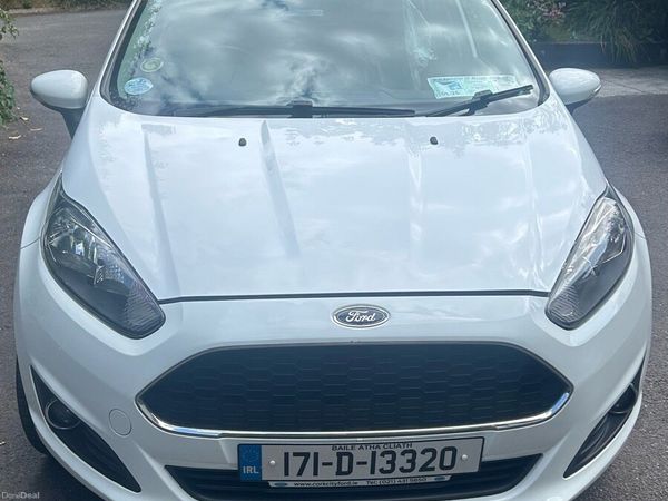 Ford Fiesta Hatchback, Petrol, 2017, White