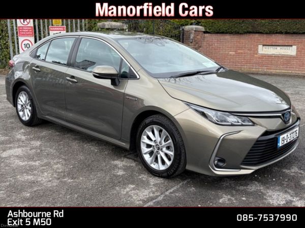 Toyota Corolla Saloon, Petrol Hybrid, 2019, Green