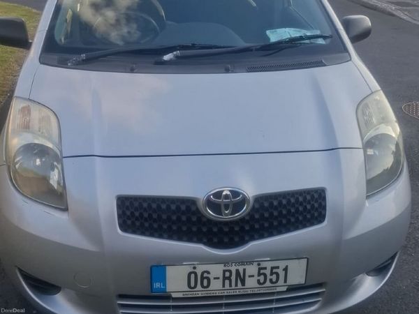 Toyota Yaris Hatchback, Petrol, 2006, Silver
