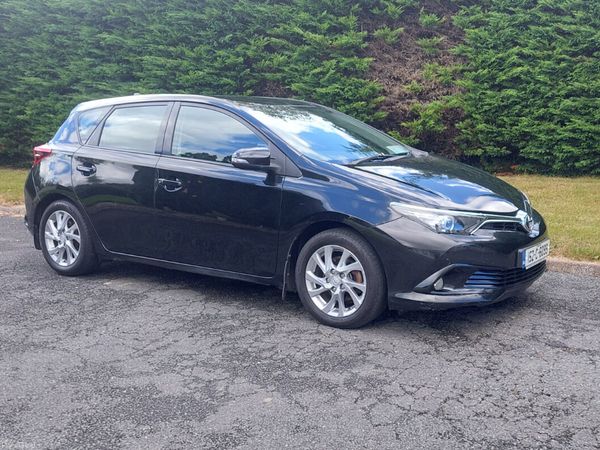 Toyota Auris Hatchback, Diesel, 2015, Black