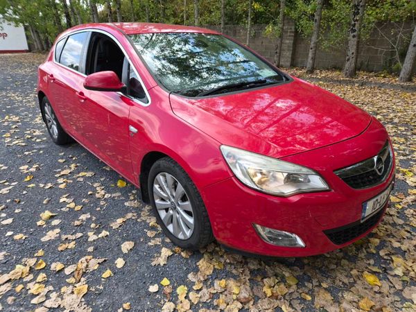 Opel Astra Hatchback, Diesel, 2010, Red