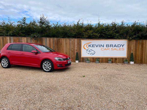 Volkswagen Golf Hatchback, Petrol, 2017, Red
